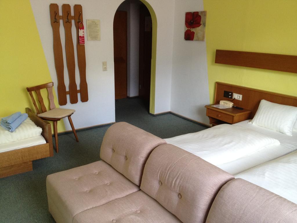 Schwarzer Adler Hotel Landeck Phòng bức ảnh