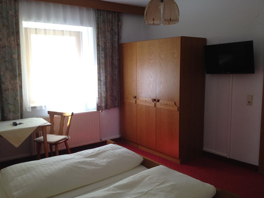 Schwarzer Adler Hotel Landeck Ngoại thất bức ảnh